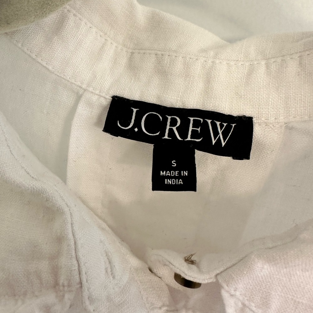 Linen Ruffle trim button up